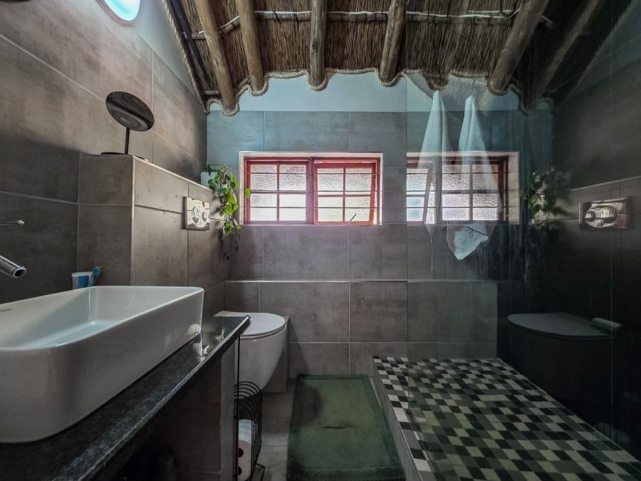 4 Bedroom Property for Sale in Faerie Glen Gauteng