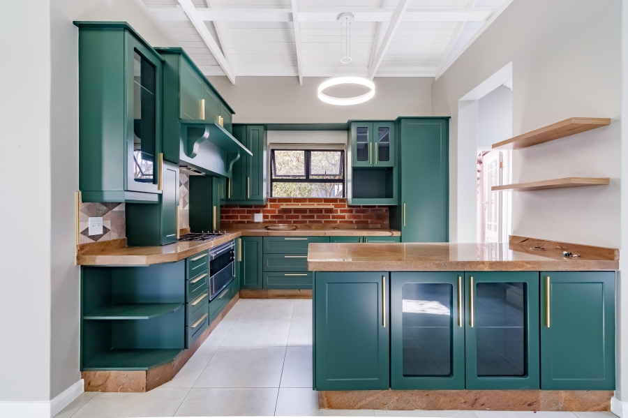 6 Bedroom Property for Sale in Midstream Estate Gauteng