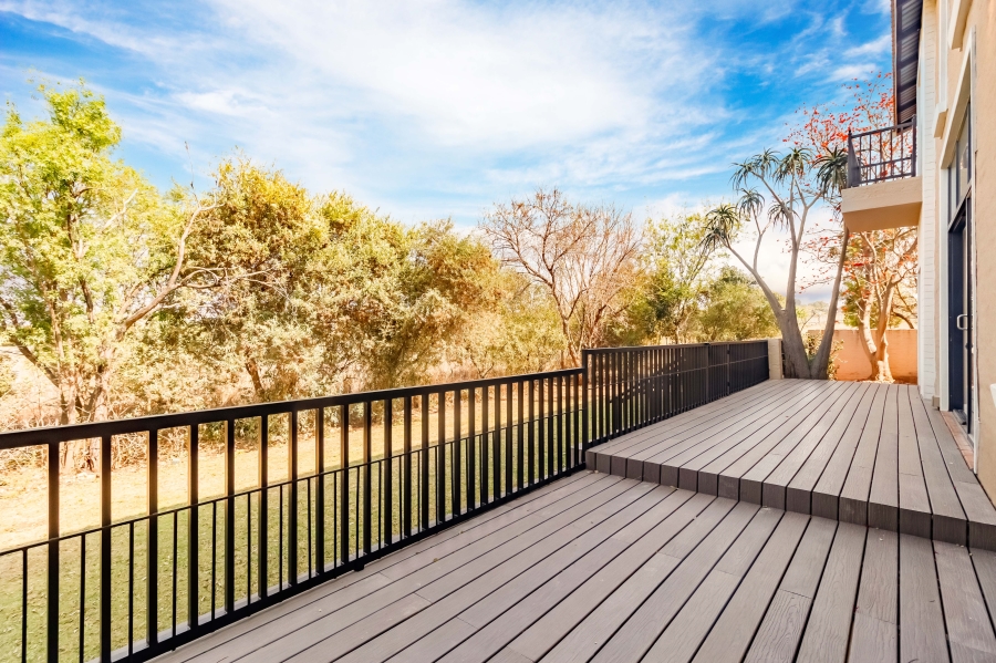 6 Bedroom Property for Sale in Midstream Estate Gauteng