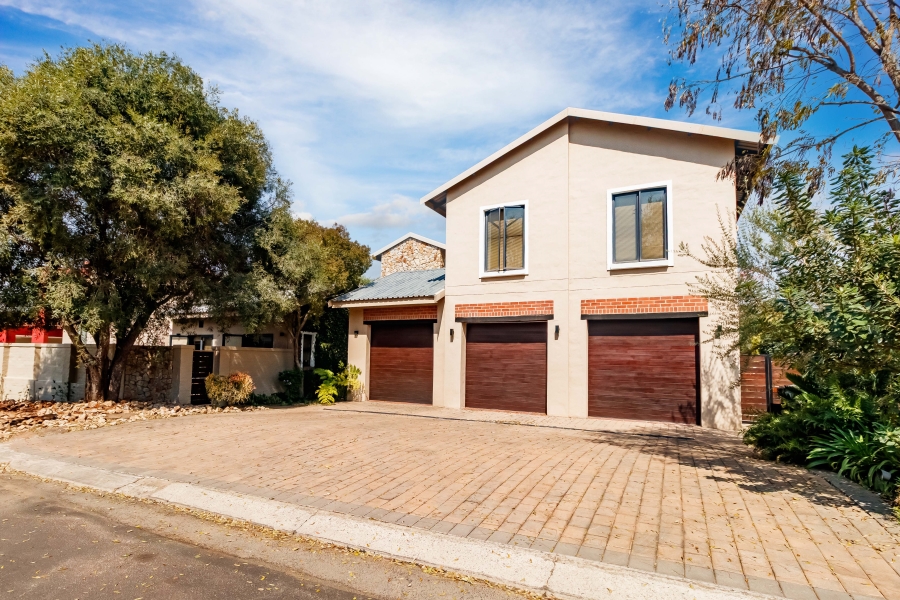 6 Bedroom Property for Sale in Midstream Estate Gauteng