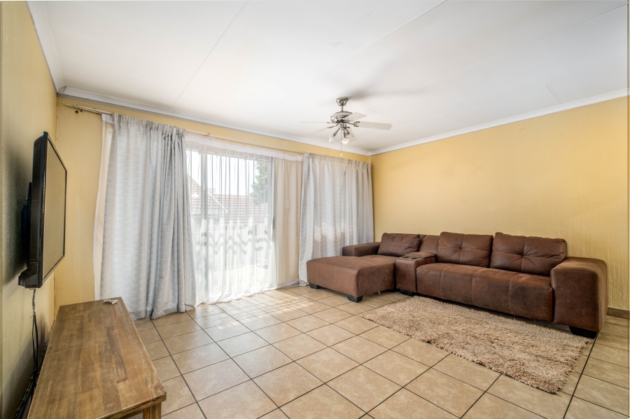 2 Bedroom Property for Sale in Sundowner Gauteng