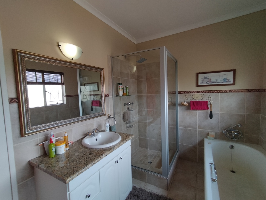 3 Bedroom Property for Sale in Ontdekkerspark Gauteng