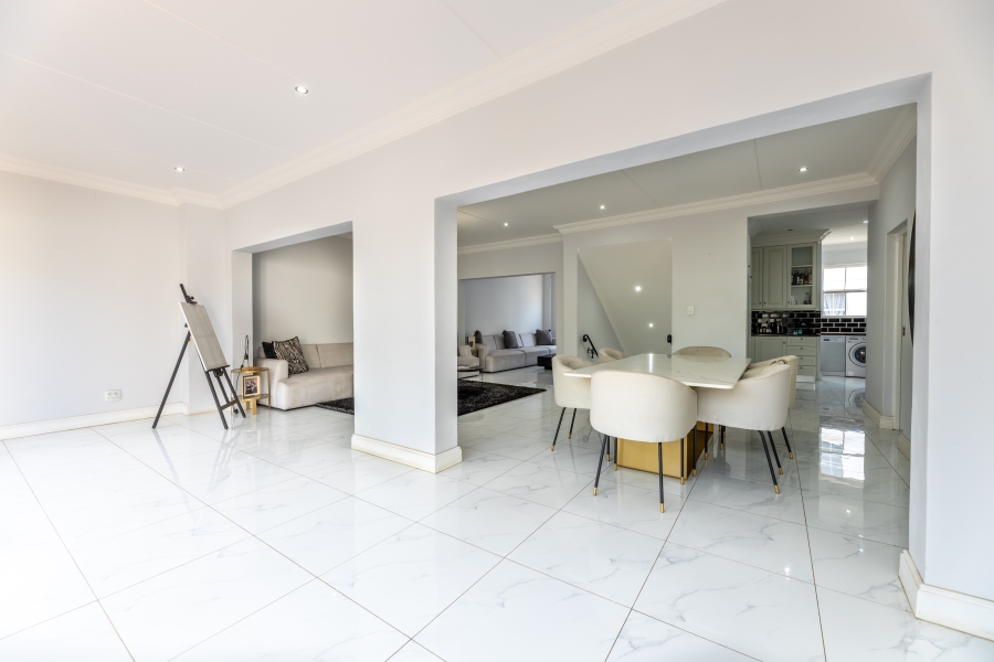 3 Bedroom Property for Sale in Bryanston Gauteng