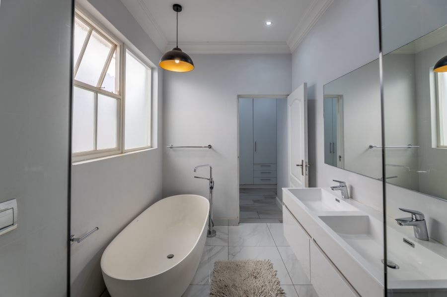 3 Bedroom Property for Sale in Bryanston Gauteng