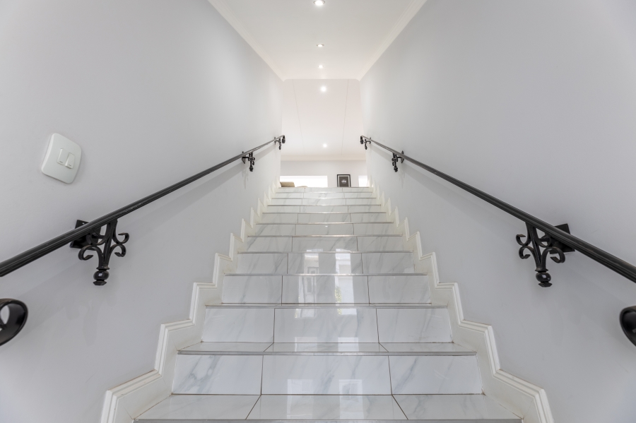 3 Bedroom Property for Sale in Bryanston Gauteng