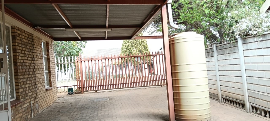 3 Bedroom Property for Sale in Greenhills Gauteng