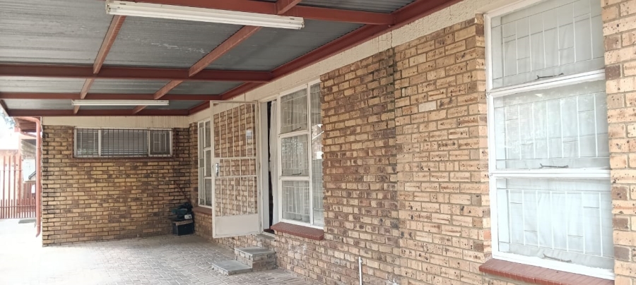 3 Bedroom Property for Sale in Greenhills Gauteng