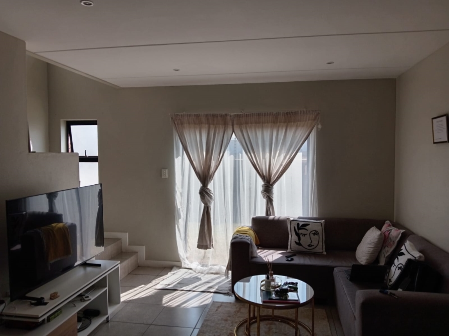 1 Bedroom Property for Sale in Albertsdal Gauteng