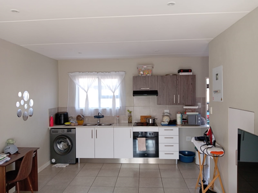1 Bedroom Property for Sale in Albertsdal Gauteng
