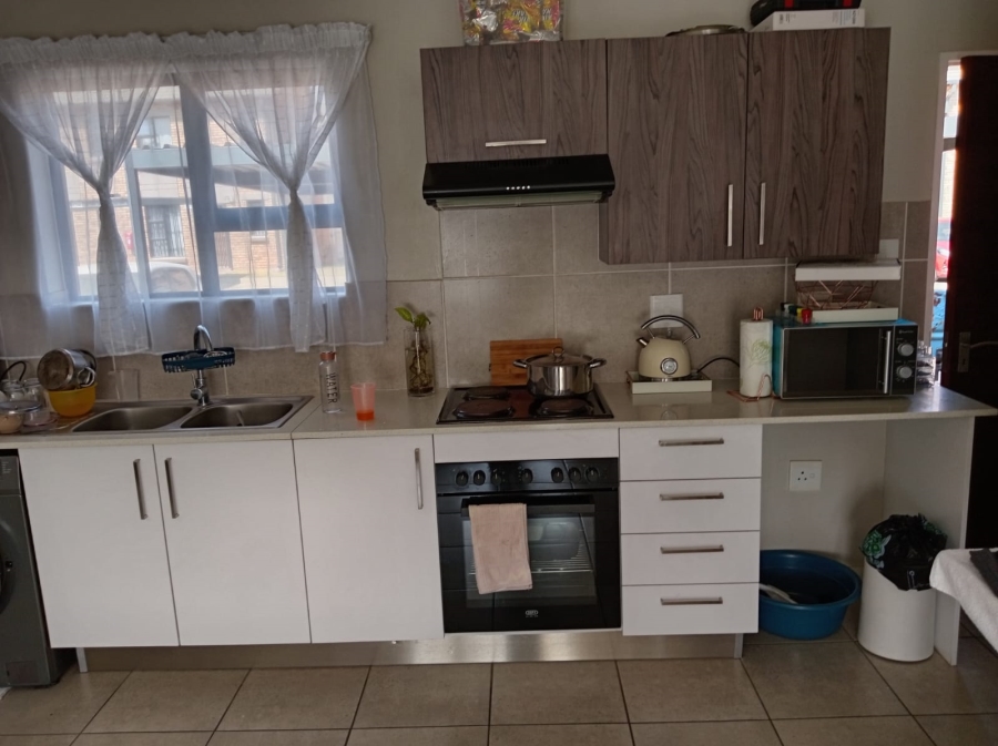 1 Bedroom Property for Sale in Albertsdal Gauteng