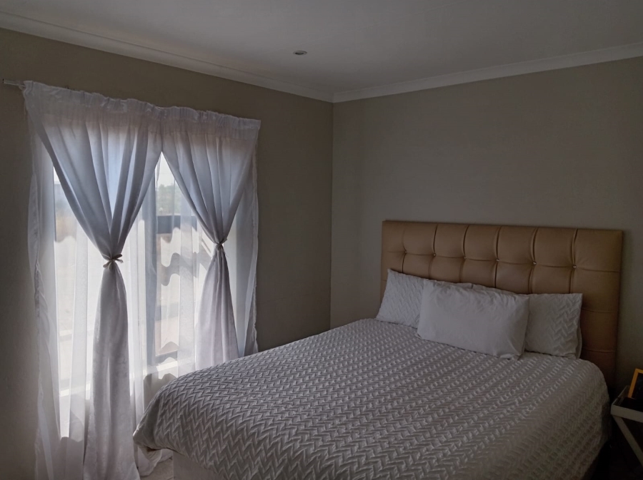 1 Bedroom Property for Sale in Albertsdal Gauteng