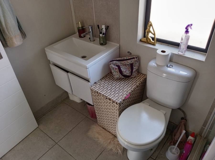 1 Bedroom Property for Sale in Albertsdal Gauteng