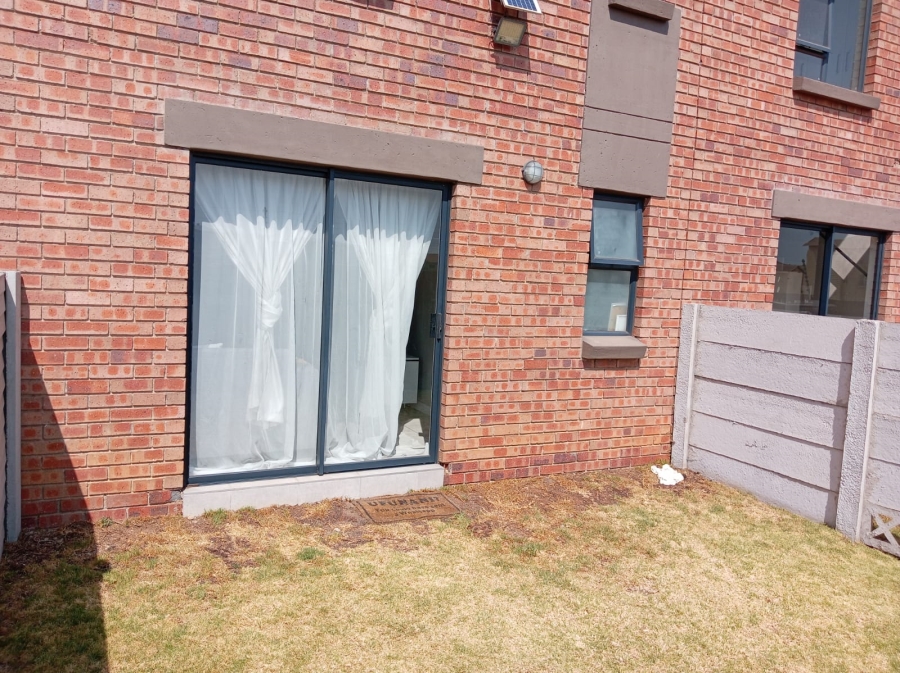 1 Bedroom Property for Sale in Albertsdal Gauteng