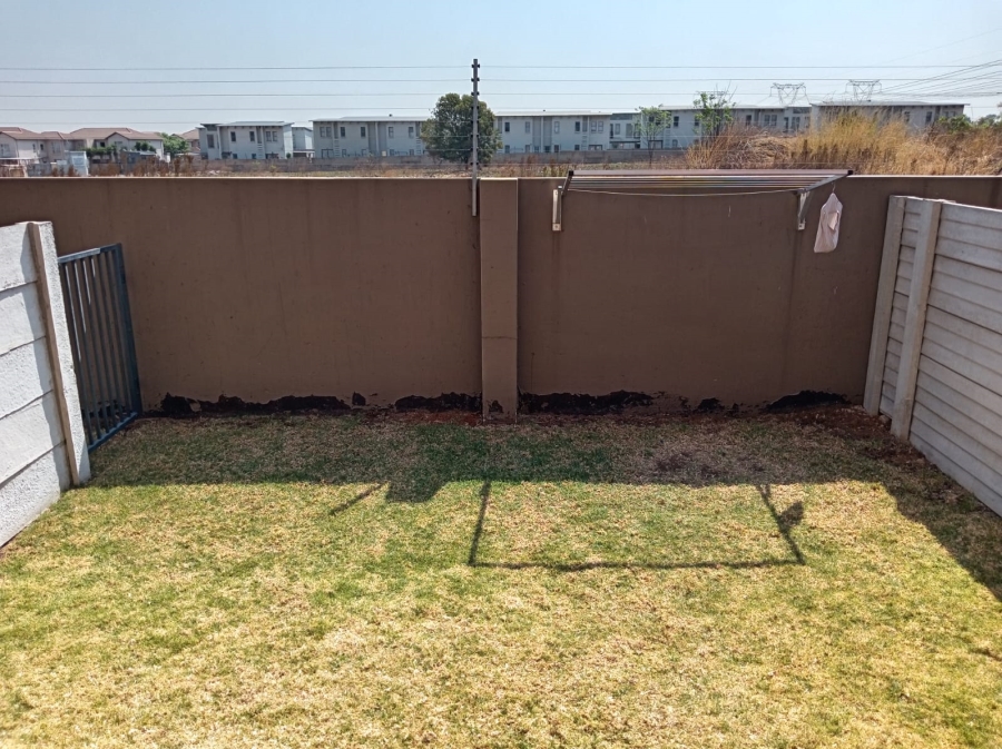1 Bedroom Property for Sale in Albertsdal Gauteng