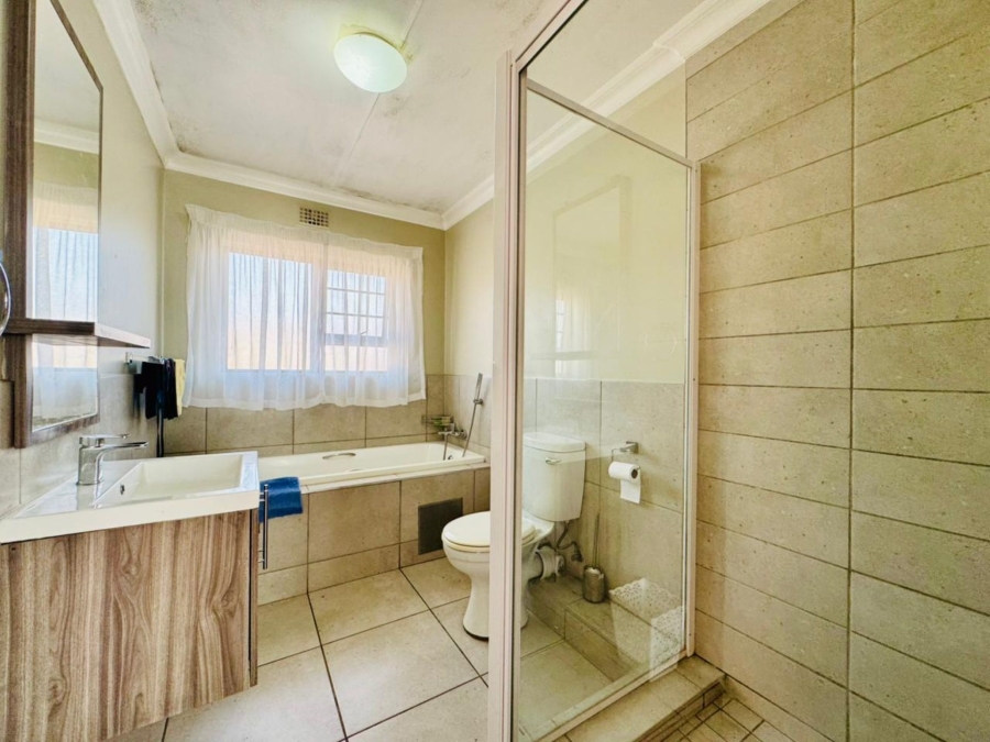 3 Bedroom Property for Sale in Zambezi Manor Lifestyle Estate Gauteng
