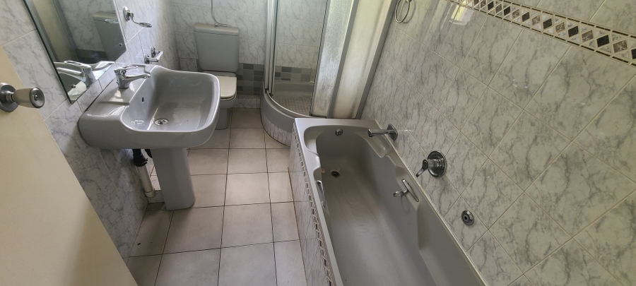 2 Bedroom Property for Sale in Bedford Gardens Gauteng