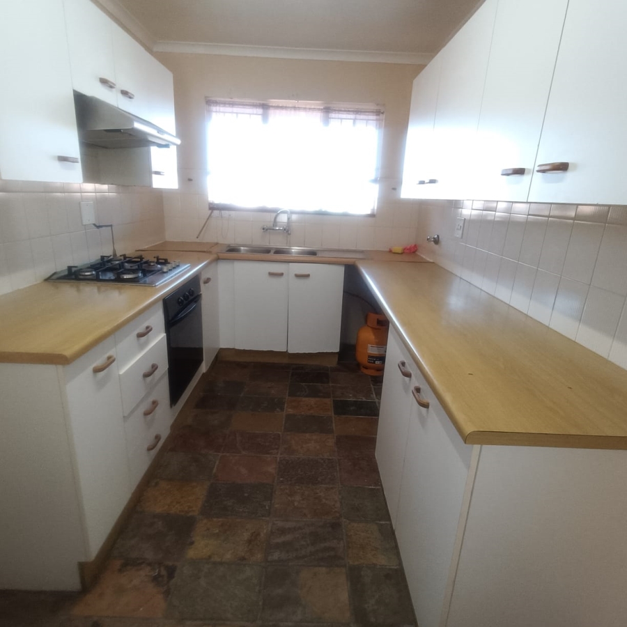 To Let 2 Bedroom Property for Rent in Northcliff Gauteng