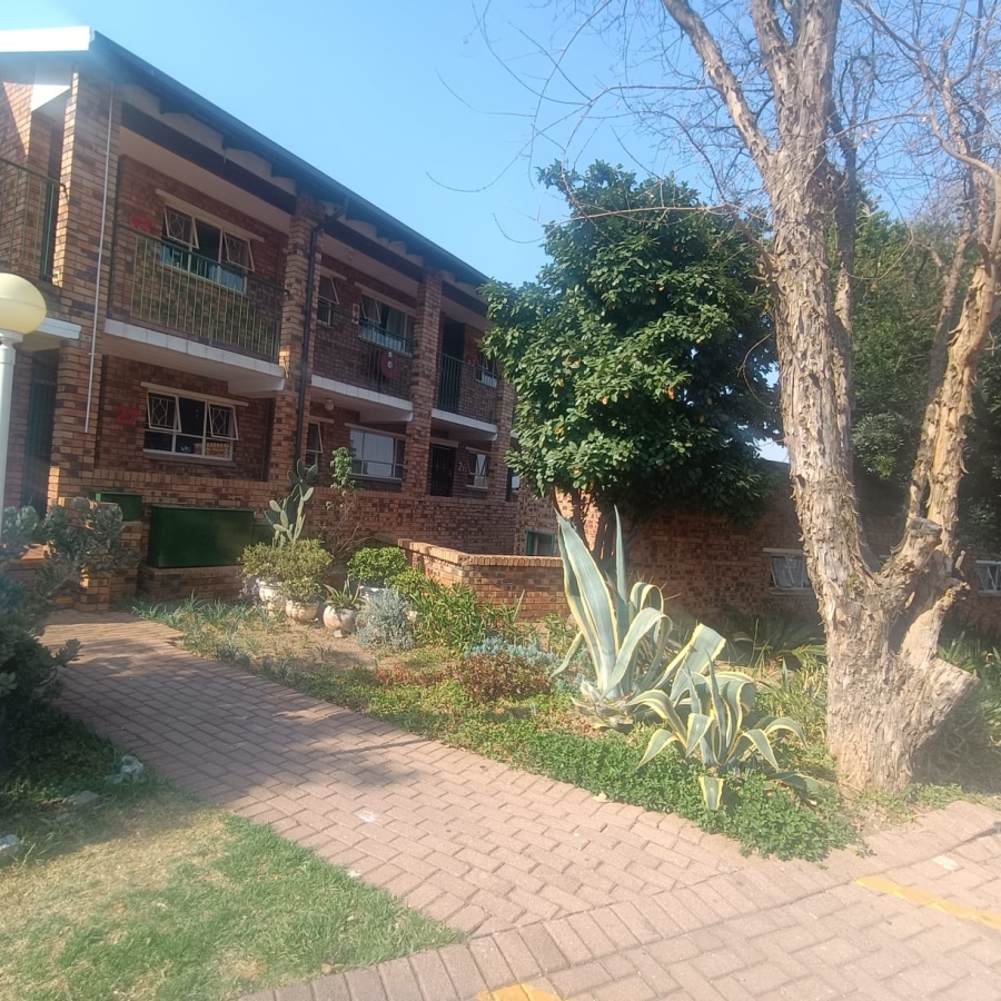 To Let 2 Bedroom Property for Rent in Northcliff Gauteng
