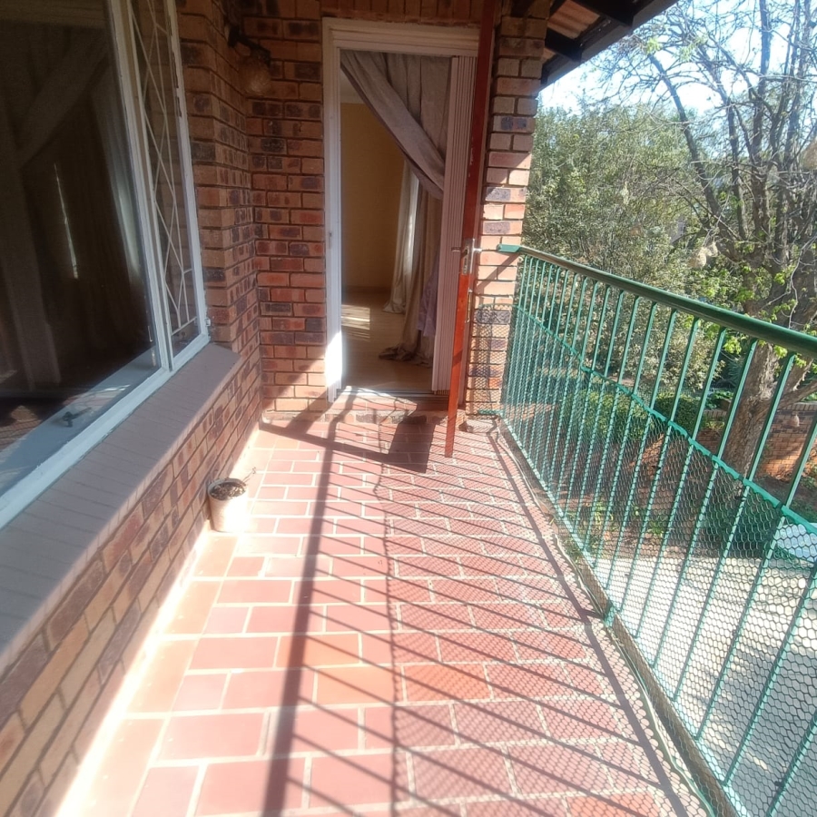 To Let 2 Bedroom Property for Rent in Northcliff Gauteng