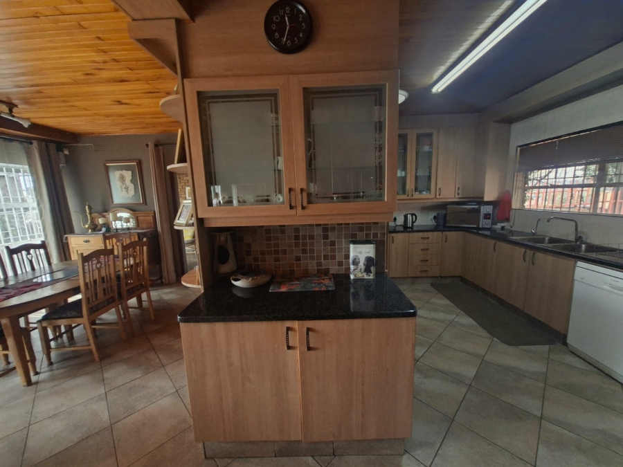 4 Bedroom Property for Sale in Rant En Dal Gauteng
