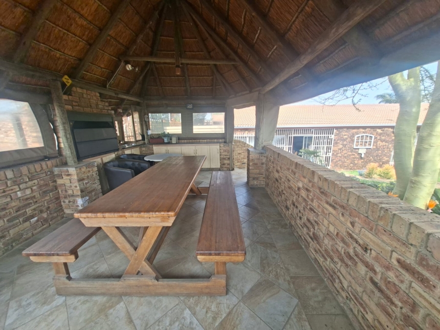 4 Bedroom Property for Sale in Rant En Dal Gauteng