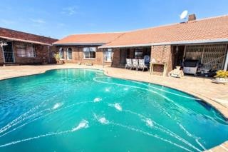3 Bedroom Property for Sale in Petersfield Gauteng