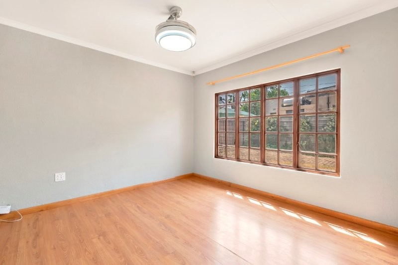 6 Bedroom Property for Sale in Westdene Gauteng