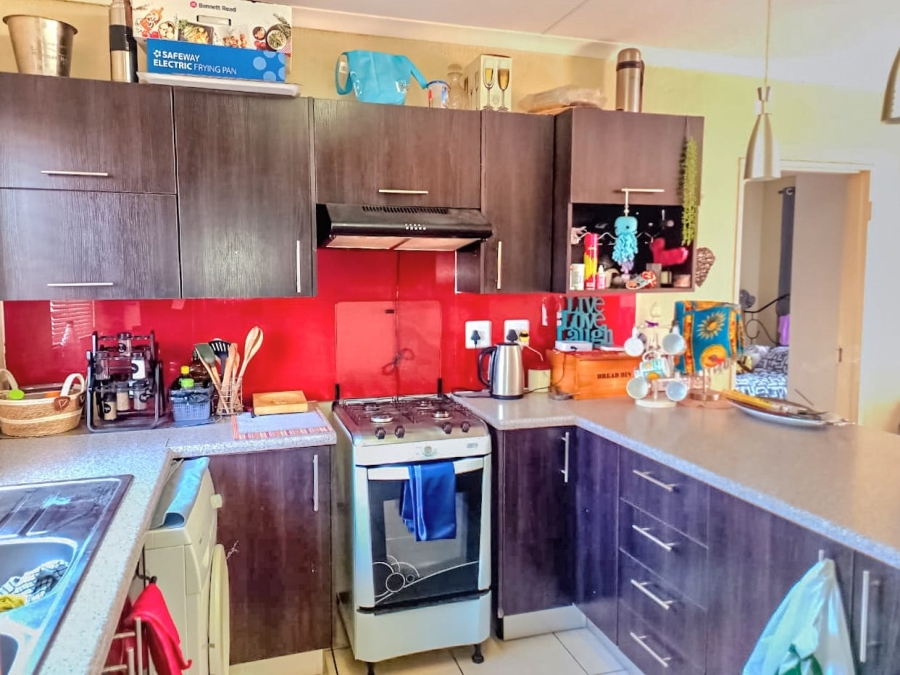 2 Bedroom Property for Sale in Honeypark Gauteng