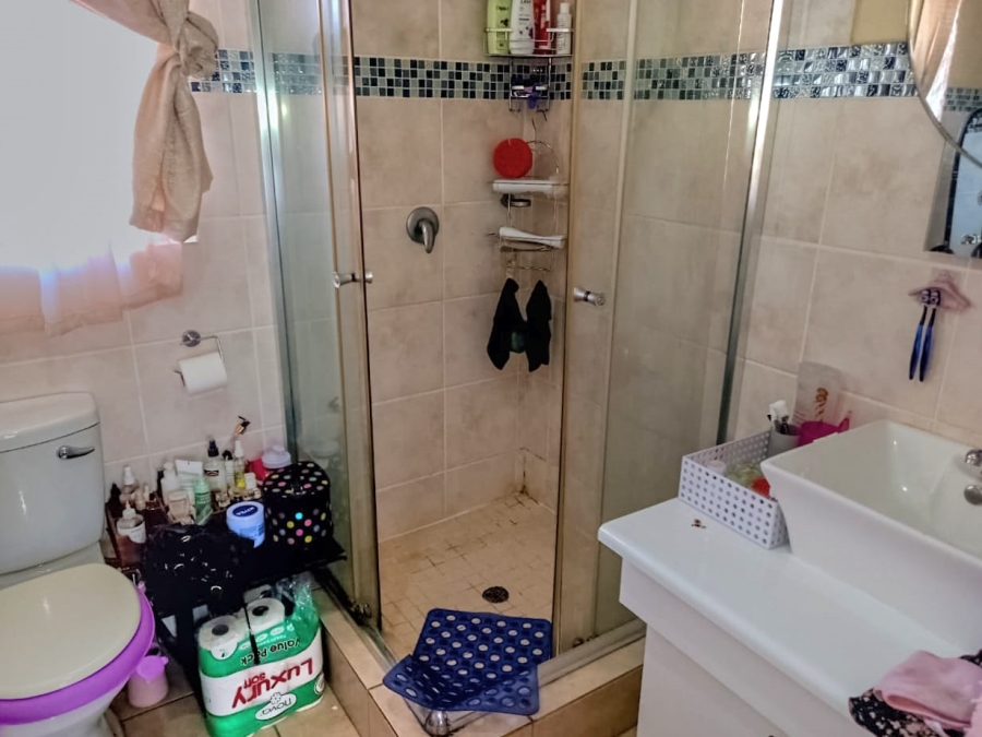 2 Bedroom Property for Sale in Honeypark Gauteng