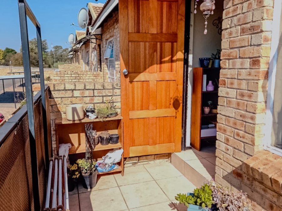 2 Bedroom Property for Sale in Honeypark Gauteng