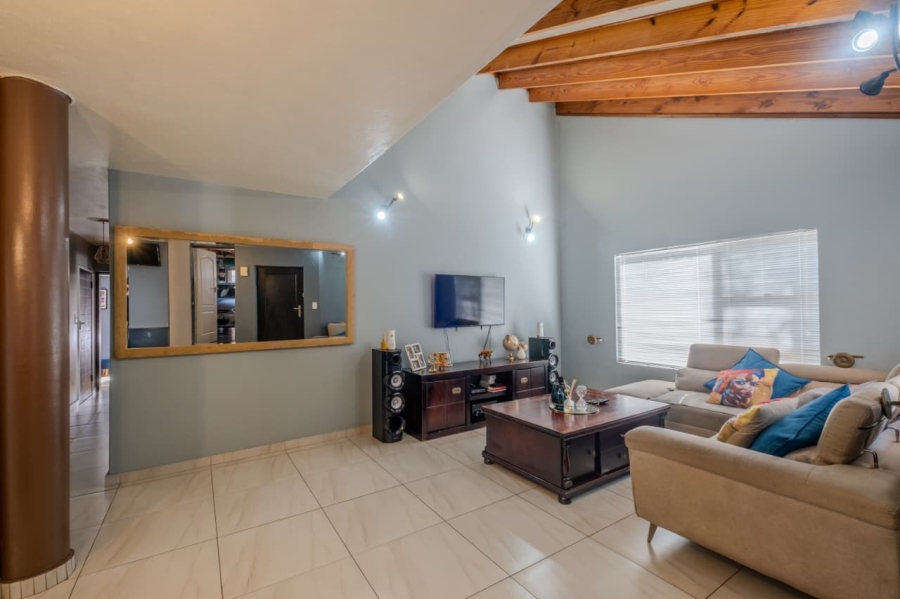 3 Bedroom Property for Sale in Faerie Glen Gauteng