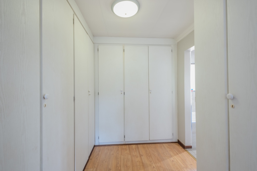 3 Bedroom Property for Sale in Faerie Glen Gauteng