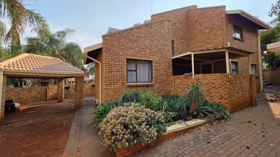 3 Bedroom Property for Sale in Faerie Glen Gauteng