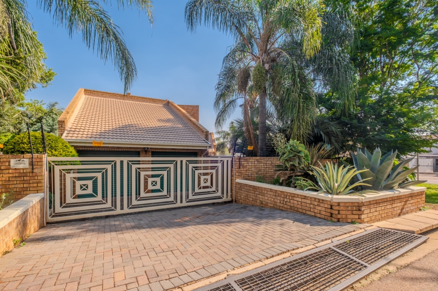 3 Bedroom Property for Sale in Faerie Glen Gauteng