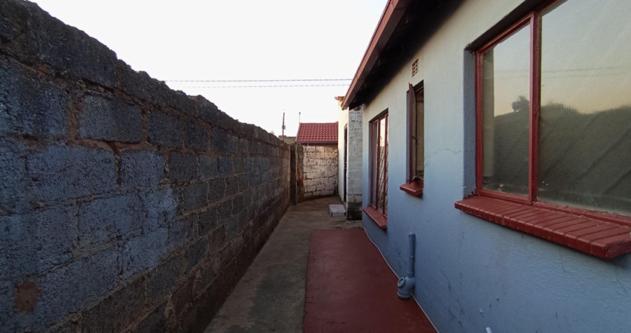 3 Bedroom Property for Sale in Clayville Gauteng