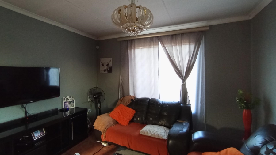 3 Bedroom Property for Sale in Clayville Gauteng