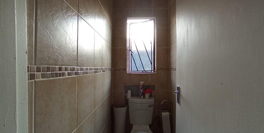 3 Bedroom Property for Sale in Clayville Gauteng