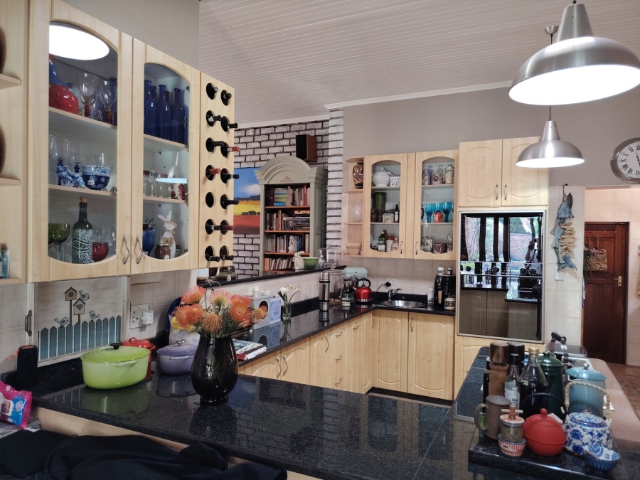3 Bedroom Property for Sale in Glen Marais Gauteng