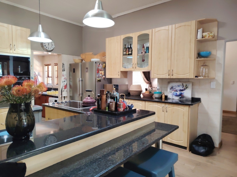 3 Bedroom Property for Sale in Glen Marais Gauteng