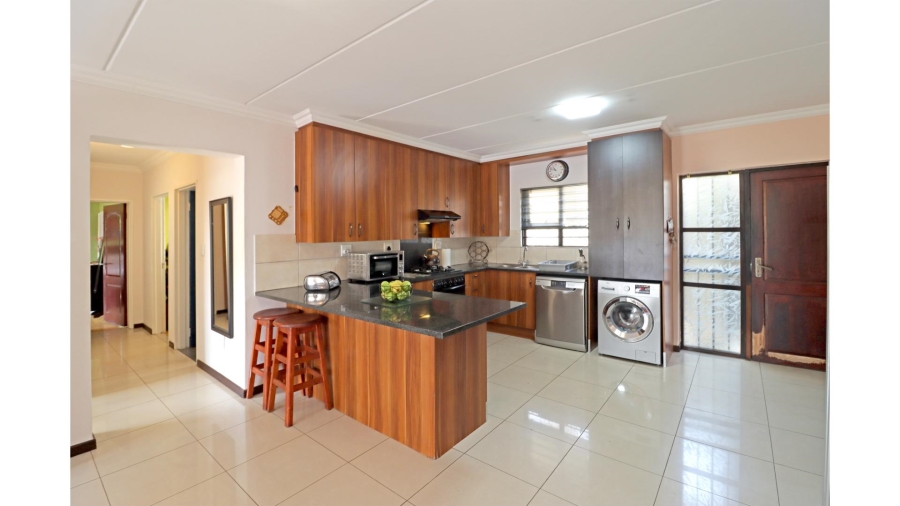 3 Bedroom Property for Sale in Barbeque Downs Gauteng