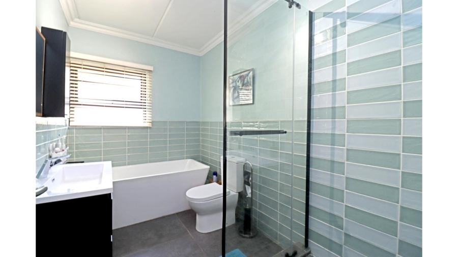 3 Bedroom Property for Sale in Barbeque Downs Gauteng
