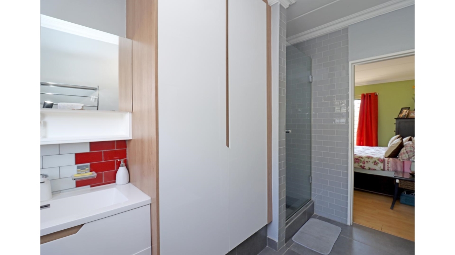 3 Bedroom Property for Sale in Barbeque Downs Gauteng