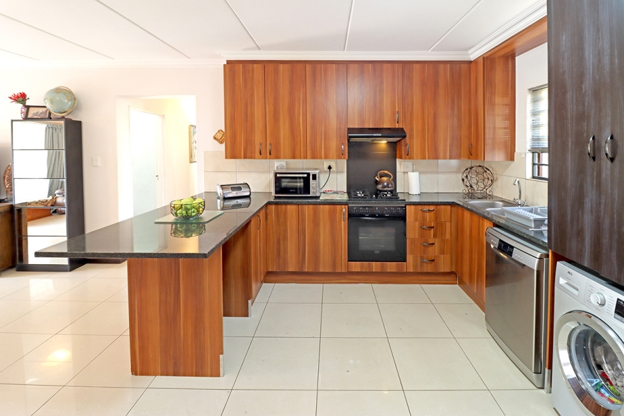 3 Bedroom Property for Sale in Barbeque Downs Gauteng