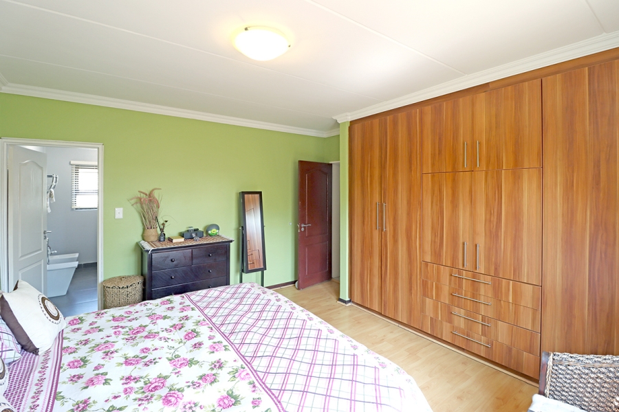 3 Bedroom Property for Sale in Barbeque Downs Gauteng