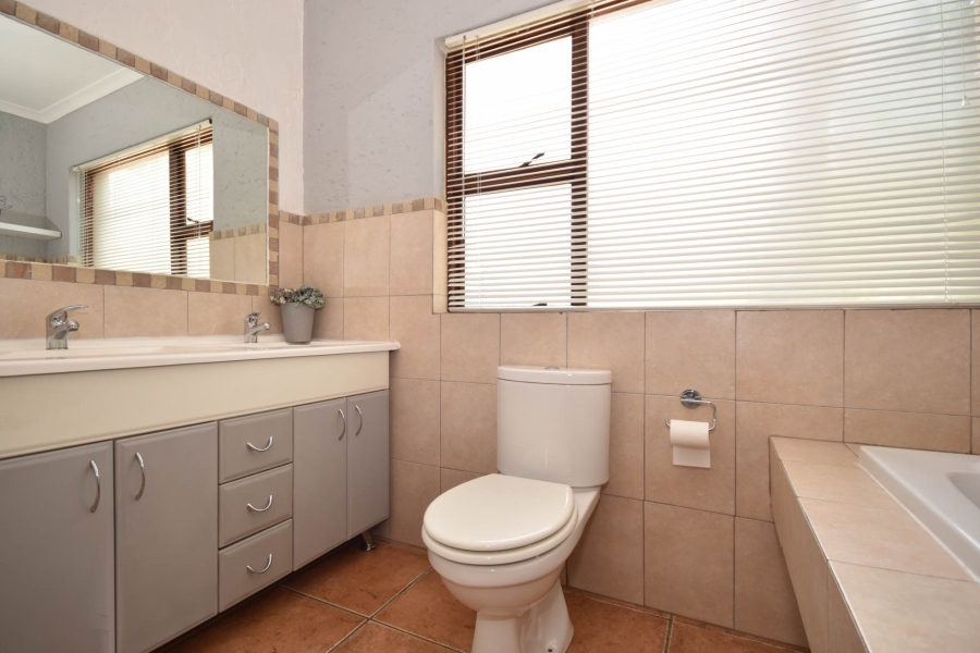 3 Bedroom Property for Sale in Boskruin Gauteng