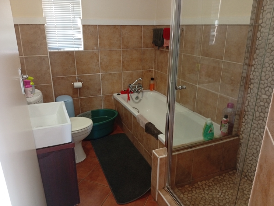 To Let 2 Bedroom Property for Rent in Equestria Gauteng