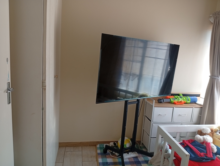 To Let 2 Bedroom Property for Rent in Equestria Gauteng