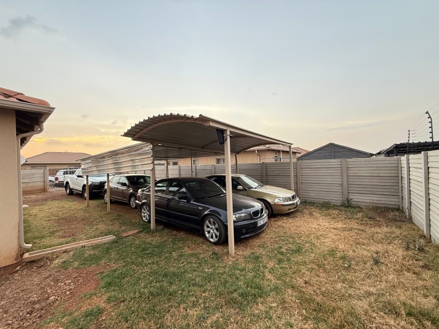 3 Bedroom Property for Sale in Sky City Gauteng
