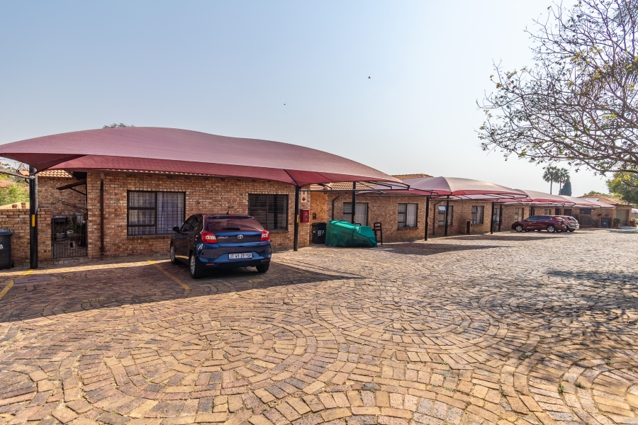 3 Bedroom Property for Sale in North Riding Gauteng