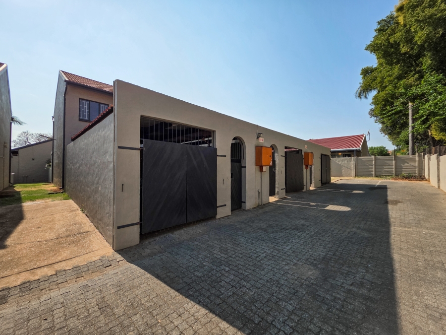 2 Bedroom Property for Sale in Garsfontein Gauteng
